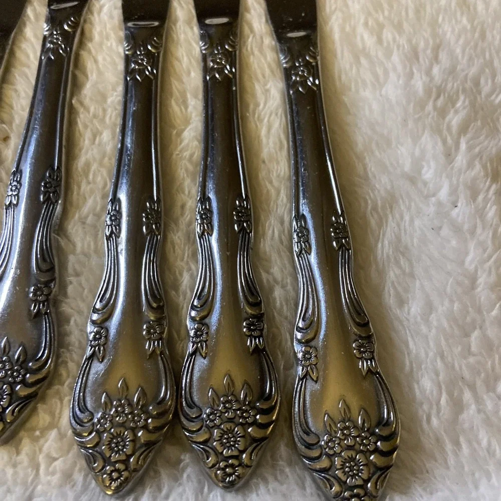Rogers Stainless Flatware Dream Rose Dinner Knives‎ Knife Butter 8 5/8